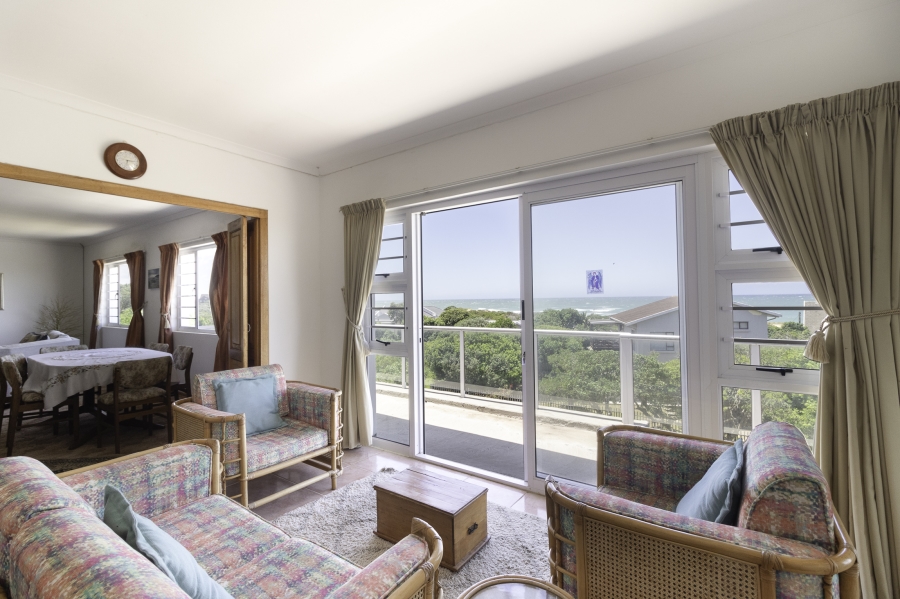 7 Bedroom Property for Sale in West Beach Eastern Cape